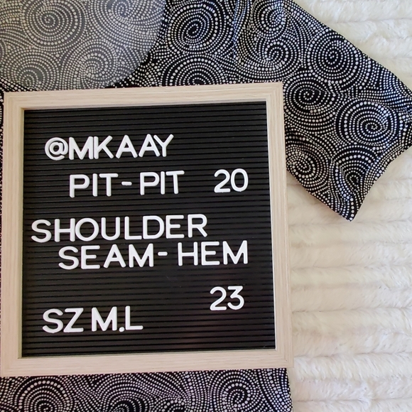 Black and white Abstract print short sleeve top med/lg - Picture 5 of 6